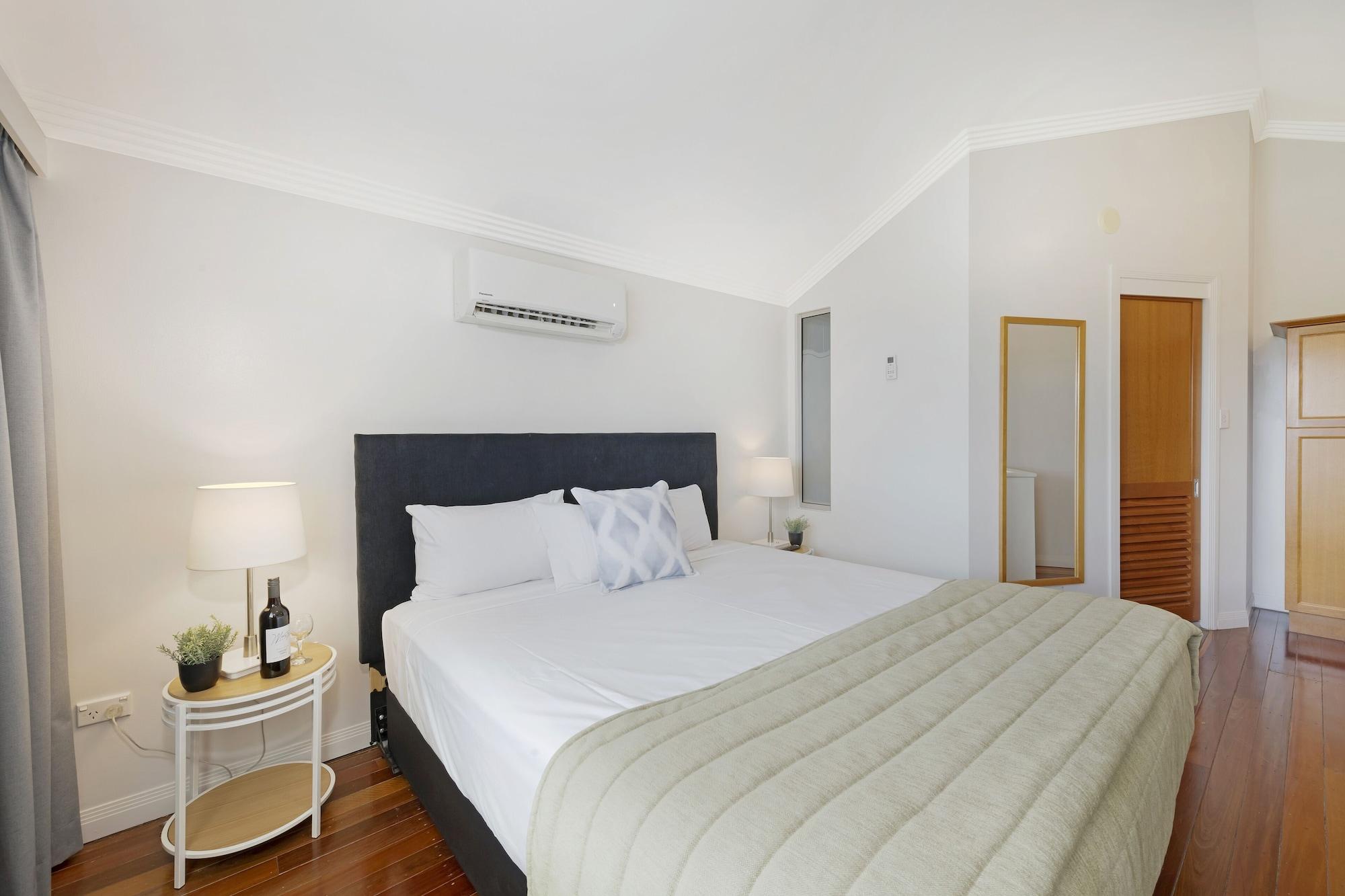 Burnett Riverside Hotel بوندابيرج المظهر الخارجي الصورة