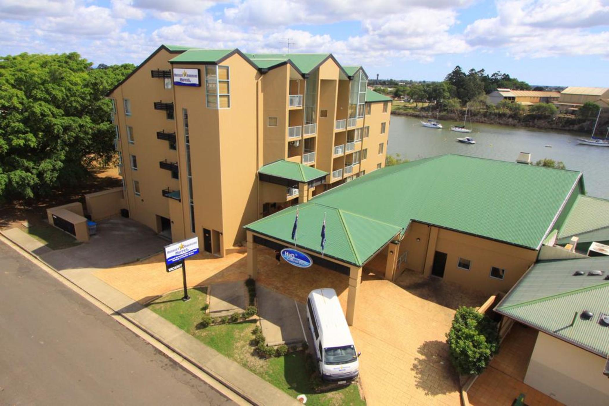 Burnett Riverside Hotel بوندابيرج المظهر الخارجي الصورة